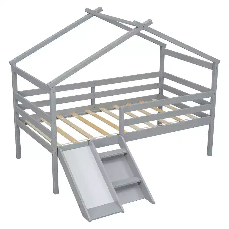 Letto a soppalco basso per ragazzi con scivolo, scala, ringhiere di sicurezza, struttura a tetto in stile casetta, 81.7L x 67.6W
