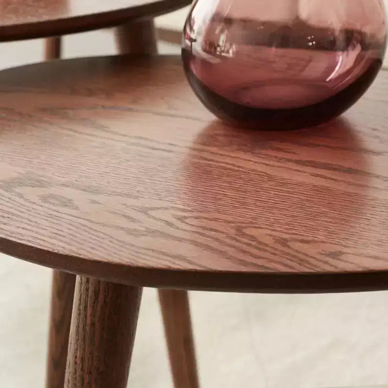 Tavolino da caffè ovale Mid-Century Modern 25.59 L in legno massello di quercia con tre gambe