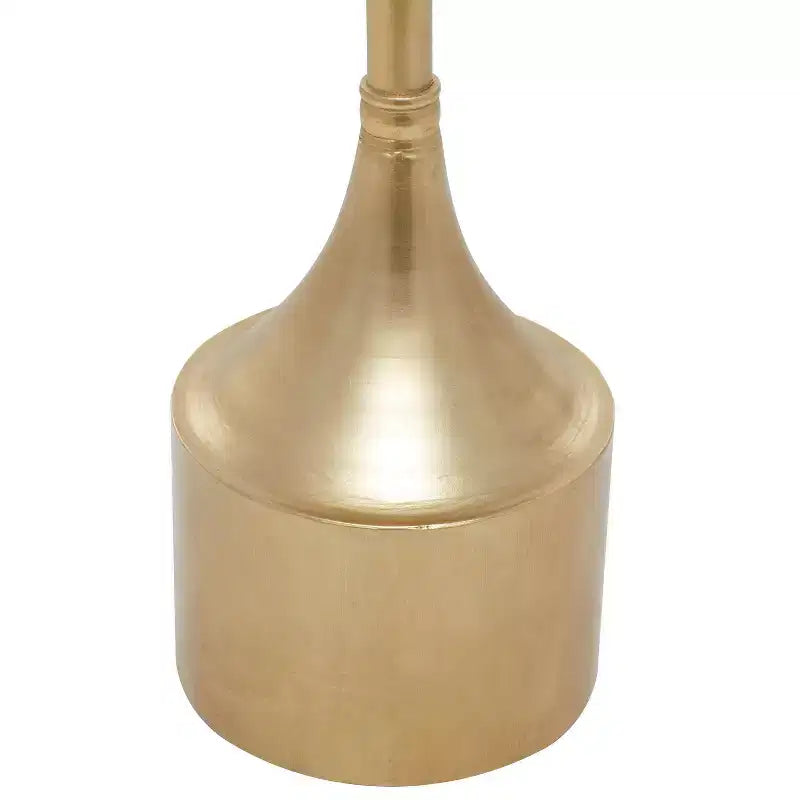 Tavolino d'appoggio contemporaneo con piedistallo in metallo e marmo, color oro