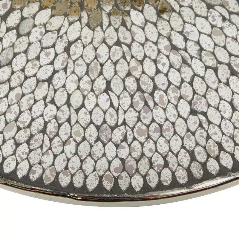 Tavolino Glam in Alluminio Piedistallo Argento: Accento Lusso Rotondo, 50,8 cm Altezza, Piano in Metallo, 39,6 cm Larghezza